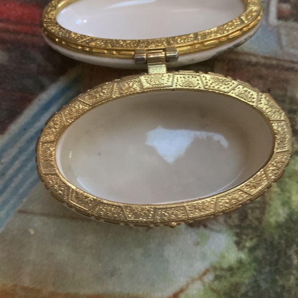 Found vintage. Demdaco hearts hinged Trinket Box - Picture 6 of 7